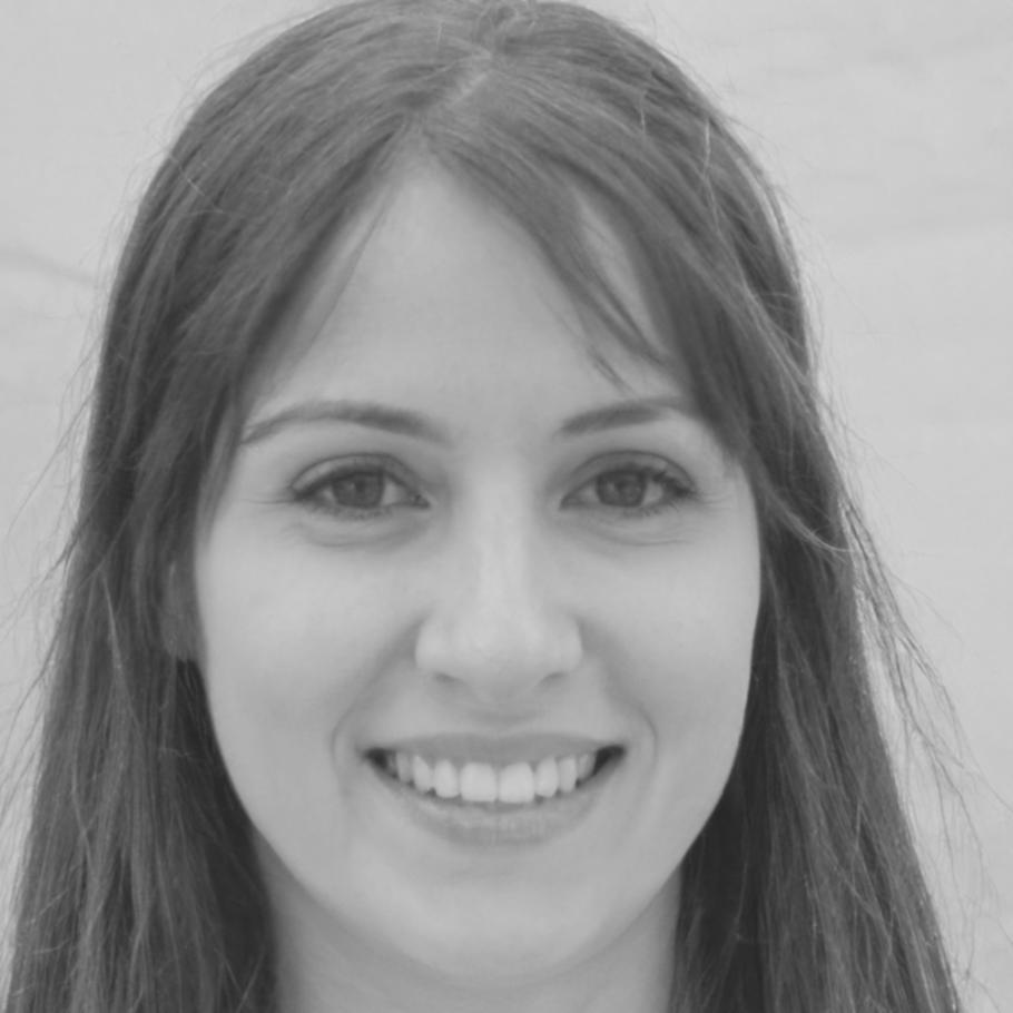 Instructora principal de programas financieros